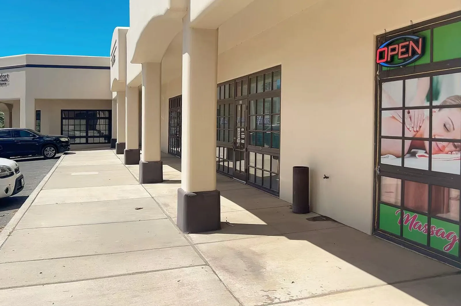 Storefront and building of Sunshine Massage Spa in Mesquite NV